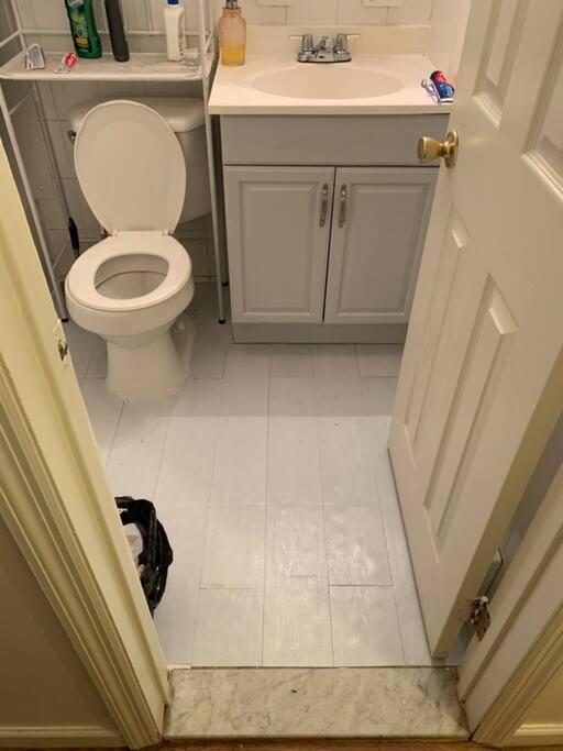 Large 3-Bedrooms/2-Bath Apt, One Block To Train นิวยอร์ก ภายนอก รูปภาพ
