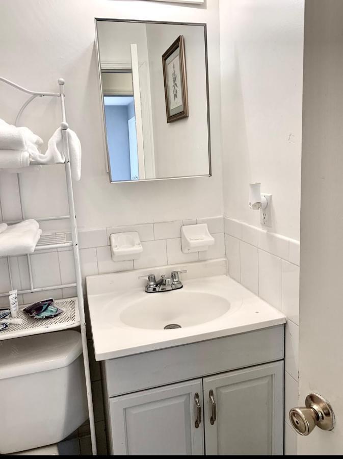Large 3-Bedrooms/2-Bath Apt, One Block To Train นิวยอร์ก ภายนอก รูปภาพ