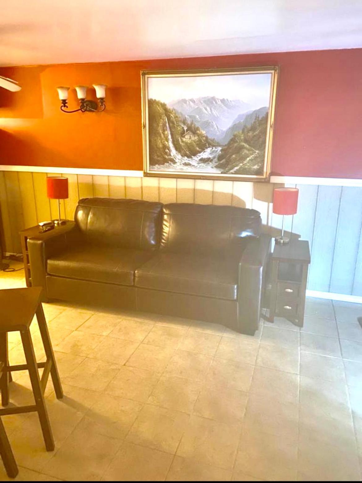 Large 3-Bedrooms/2-Bath Apt, One Block To Train นิวยอร์ก ภายนอก รูปภาพ